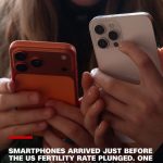 🚨BREAKING: SMARTPHONES ARRIVED JUST BEFORE THE US FERTILITY RATE PLUNGED. ONE STUDY SAYS IT’S